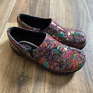 paisley klogs footwear